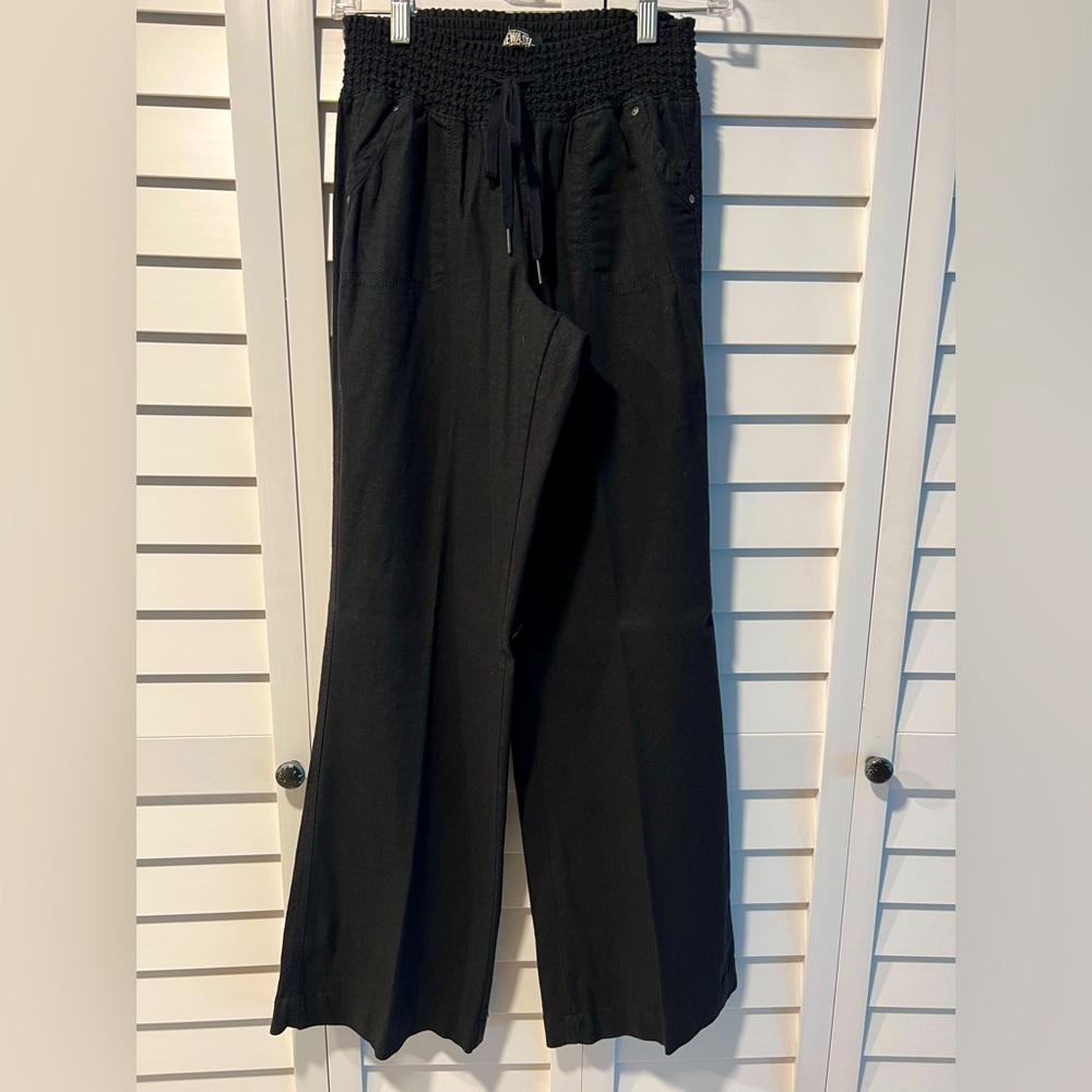 Women’s Rewash pants. Black size M Never worn